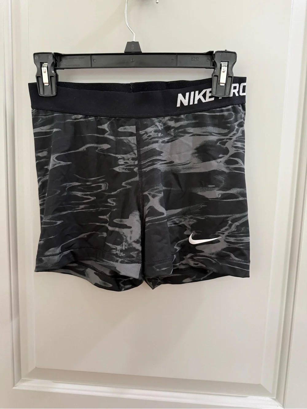 Women’s Nike Pro Black and Gray Compression Shorts Size Large